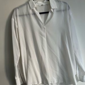 NWOT Uniglo -White blouse. Size S. Pullover not full button down.